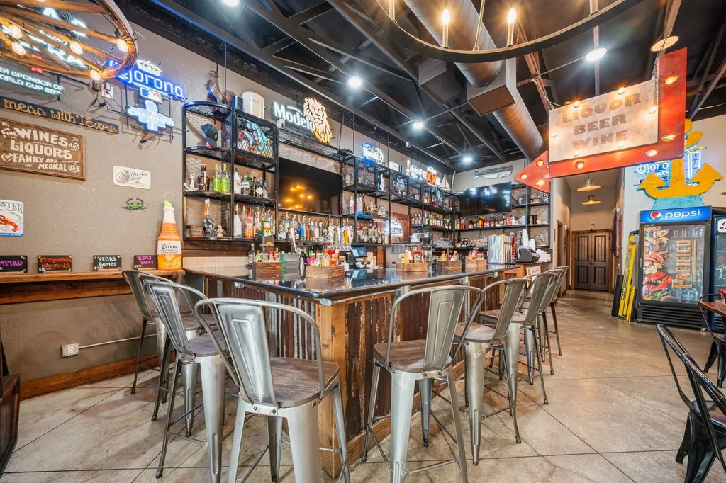 200 S Kaufman Street Ennis TX 75119