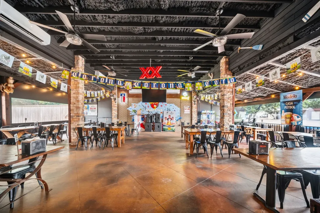 200 S Kaufman Street Ennis TX 75119