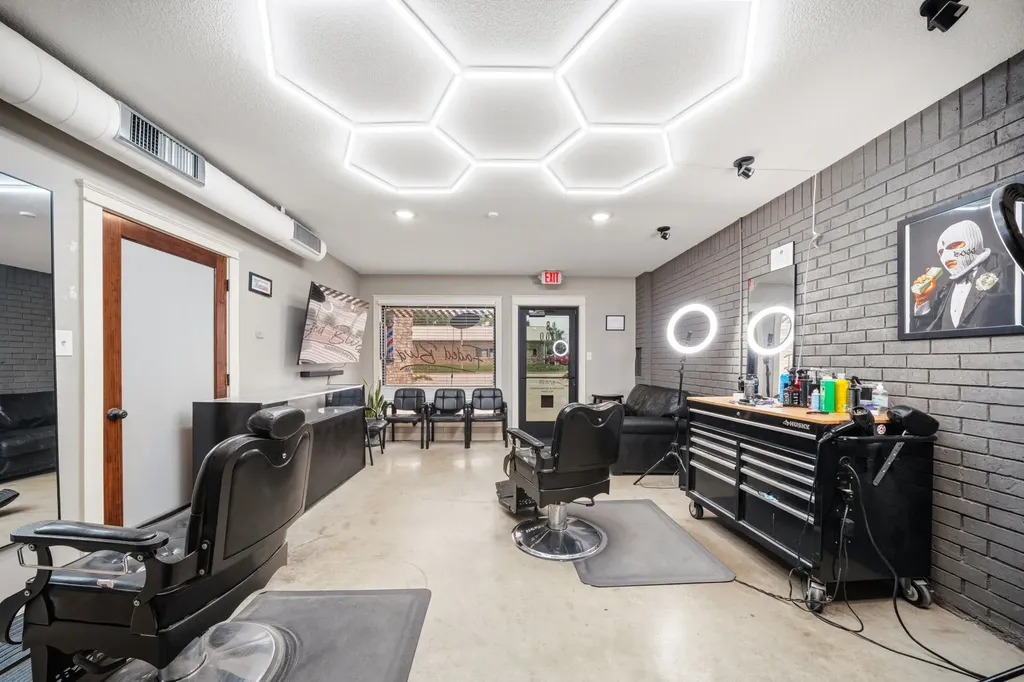 200 S Kaufman Street Ennis TX 75119