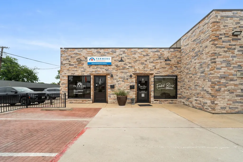 200 S Kaufman Street Ennis TX 75119