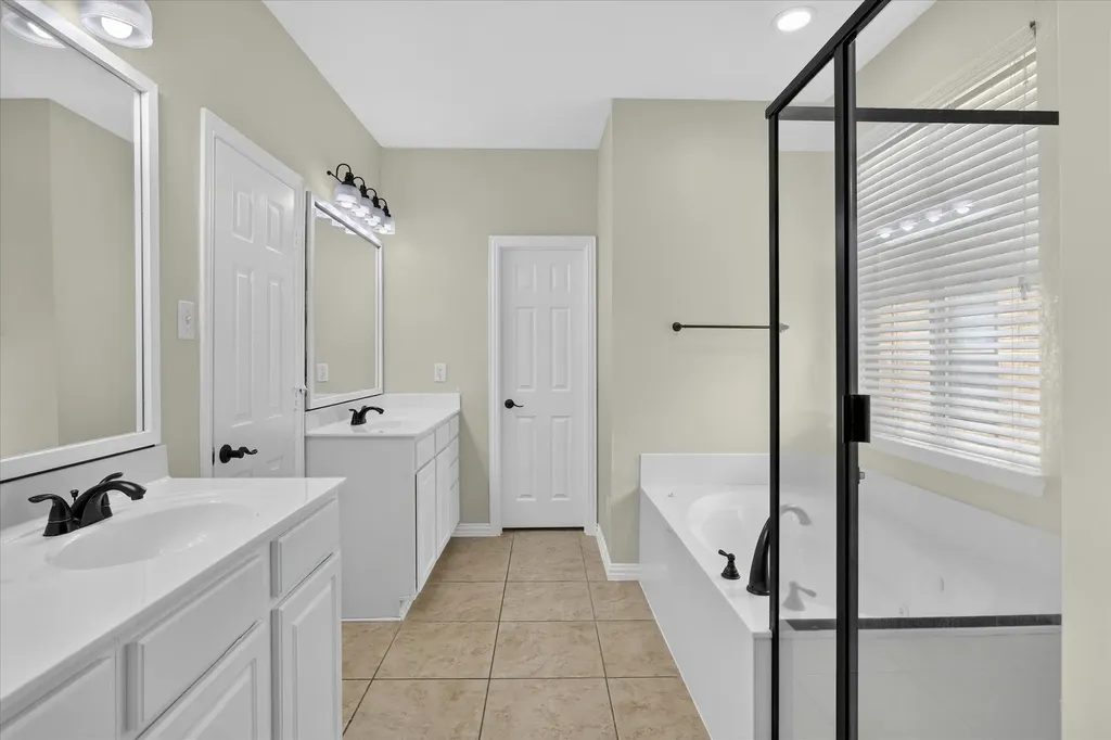 2644 Coral Cove Drive Grand Prairie TX 75054