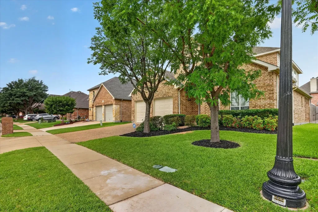 2644 Coral Cove Drive Grand Prairie TX 75054