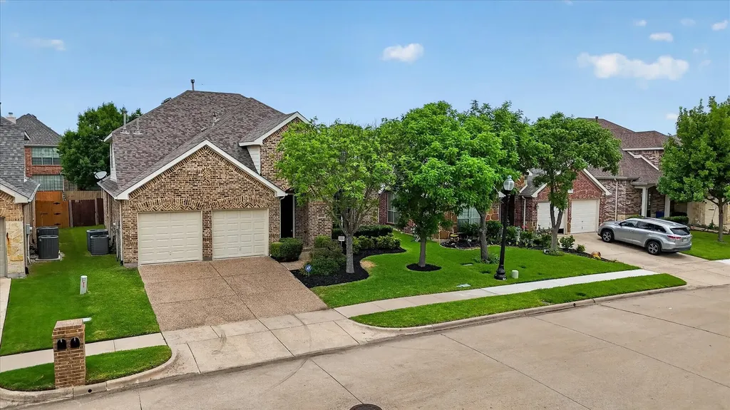 2644 Coral Cove Drive Grand Prairie TX 75054