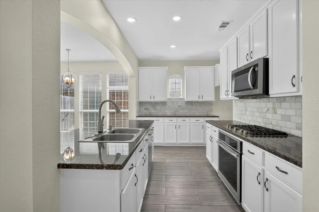 2644 Coral Cove Drive Grand Prairie TX 75054
