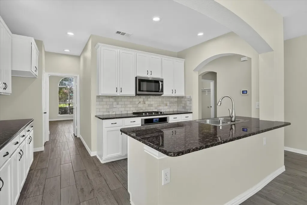 2644 Coral Cove Drive Grand Prairie TX 75054