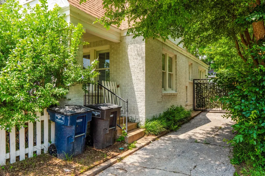 4112 Pershing Avenue Fort Worth TX 76107