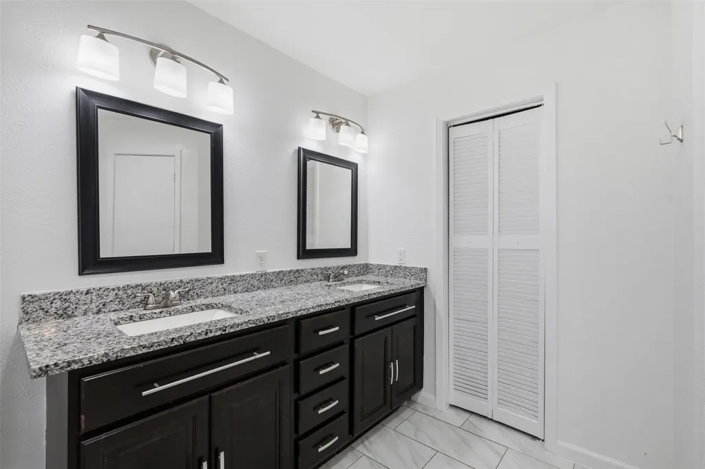 3636 Country Club Drive W Irving TX 75038