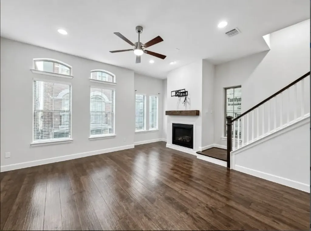1367 Branchwood Place Dallas TX 75215