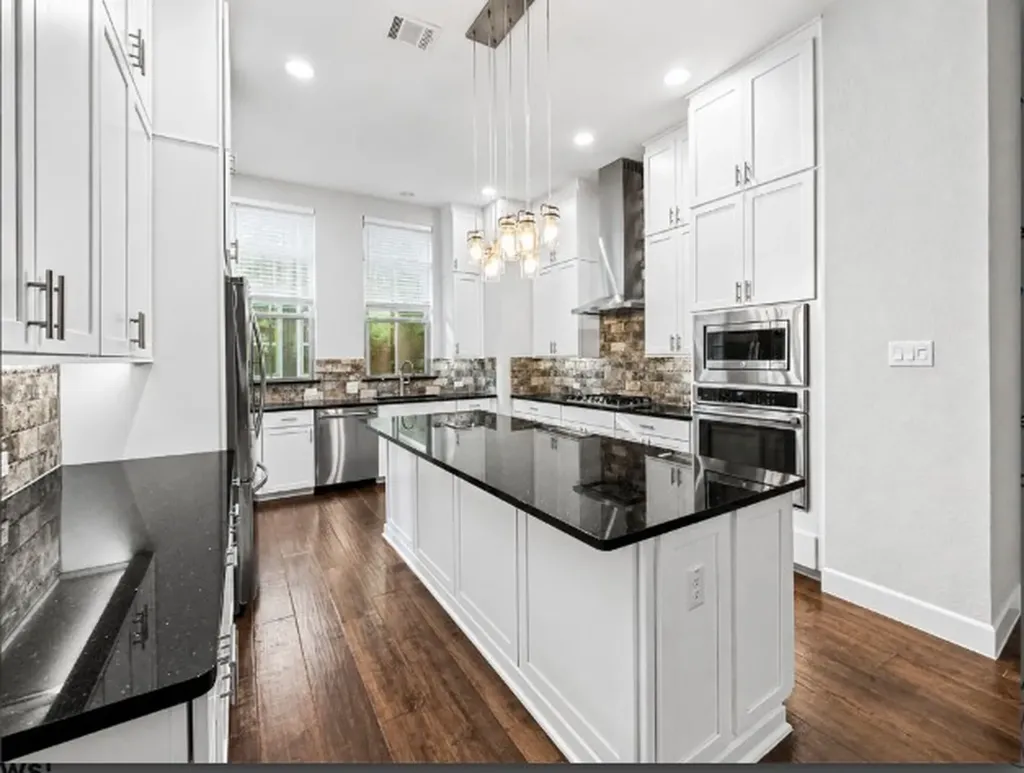 1367 Branchwood Place Dallas TX 75215