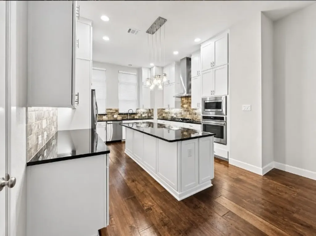 1367 Branchwood Place Dallas TX 75215