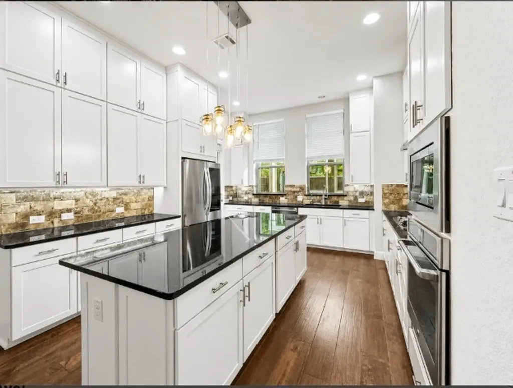 1367 Branchwood Place Dallas TX 75215