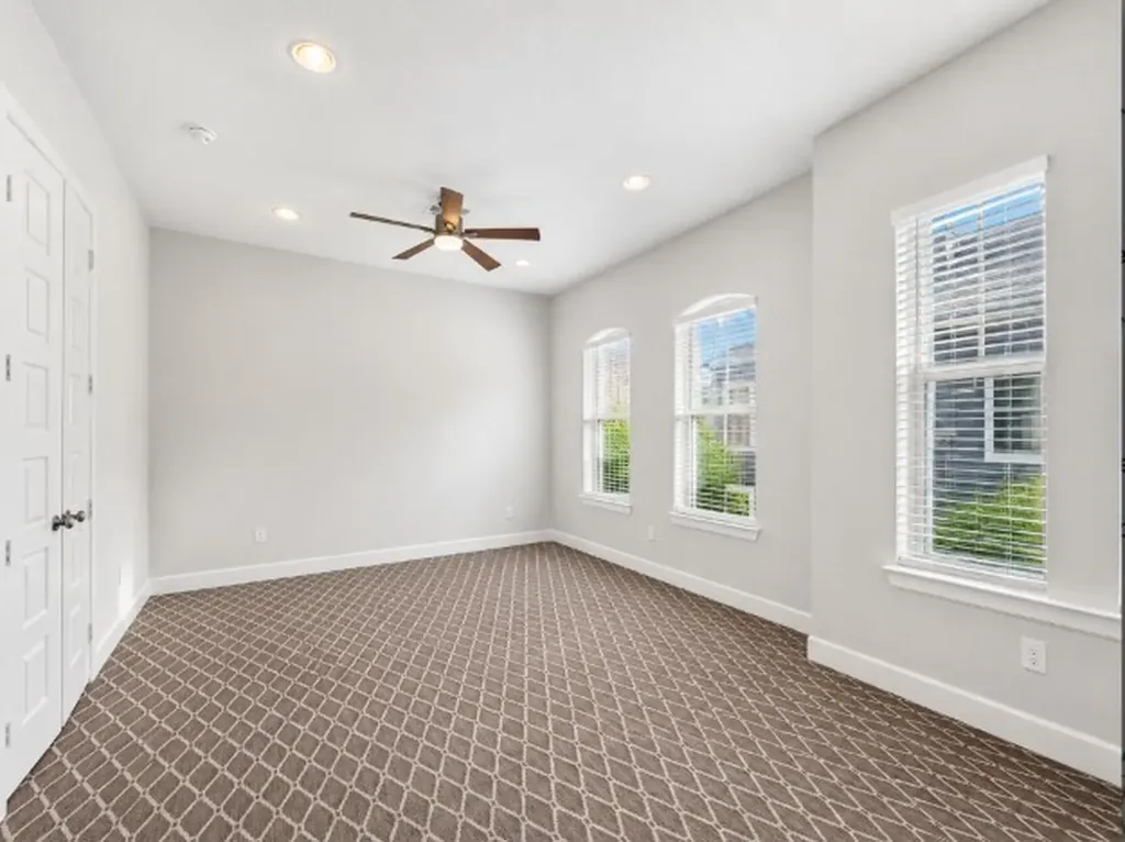 1367 Branchwood Place Dallas TX 75215