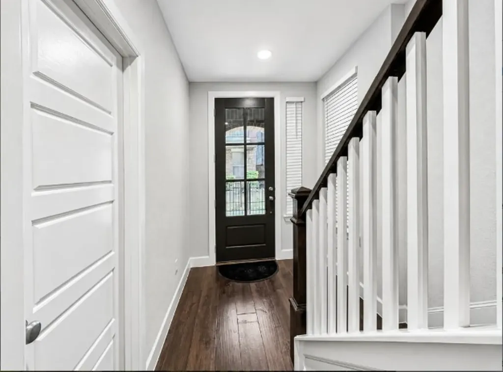 1367 Branchwood Place Dallas TX 75215
