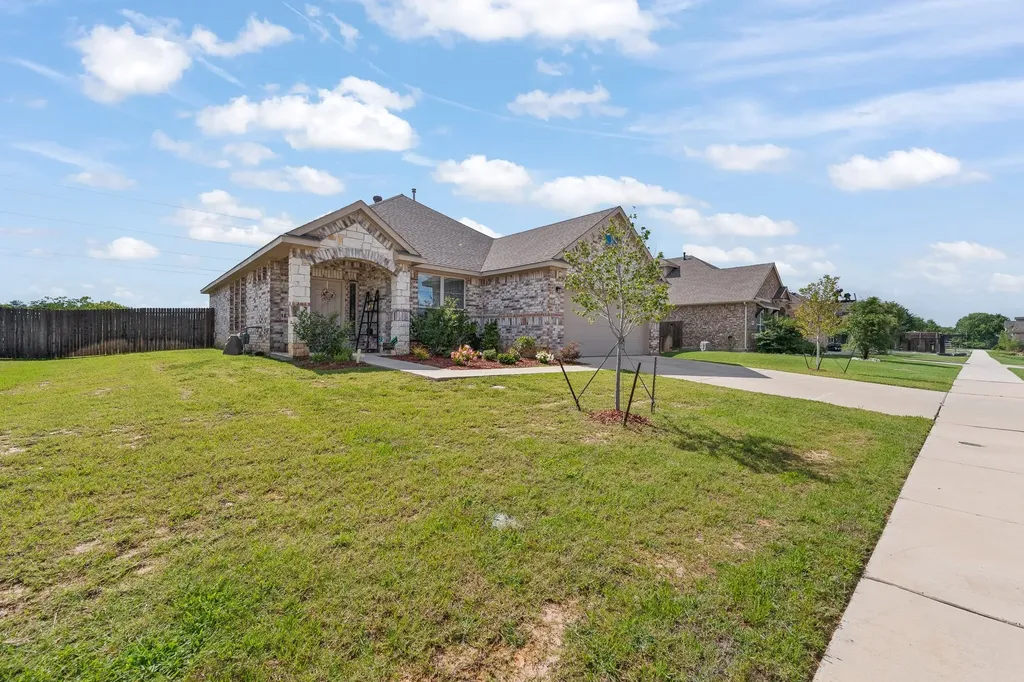 4000 Bendale Road Benbrook TX 76116
