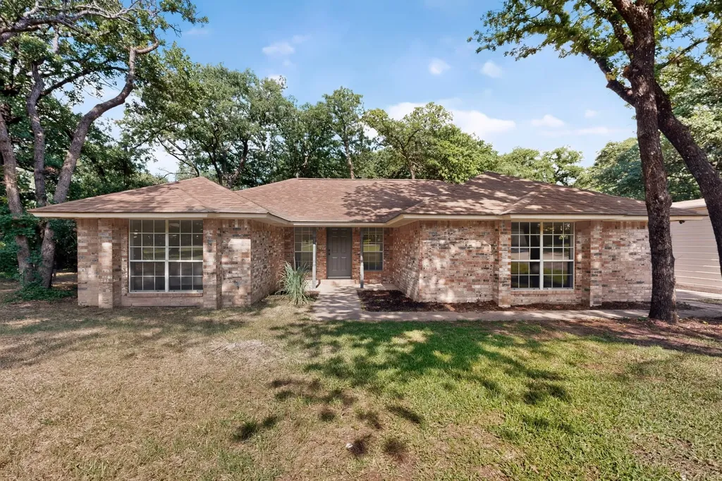 13930 Briarwood Court Azle TX 76020
