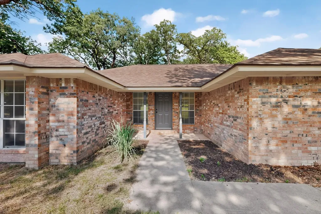 13930 Briarwood Court Azle TX 76020