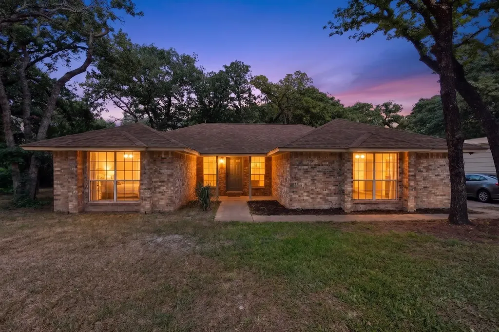 13930 Briarwood Court Azle TX 76020