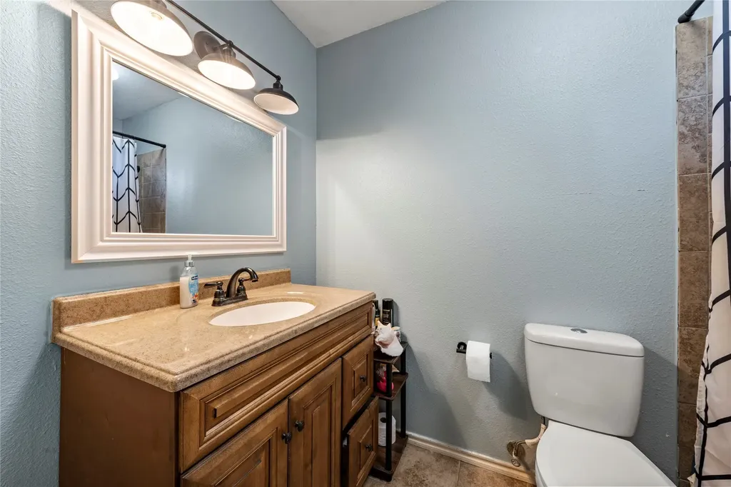 837 W 3rd Street Eddy TX 76524
