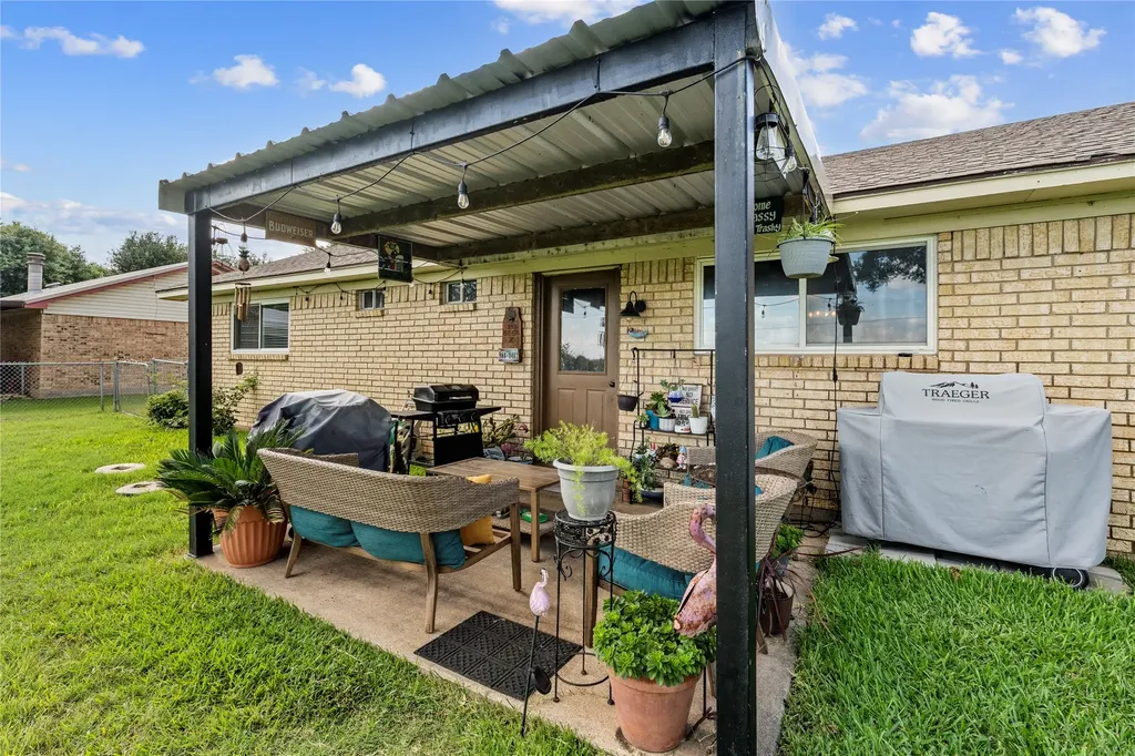 837 W 3rd Street Eddy TX 76524