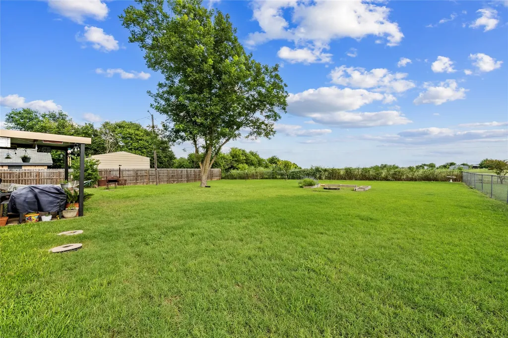 837 W 3rd Street Eddy TX 76524
