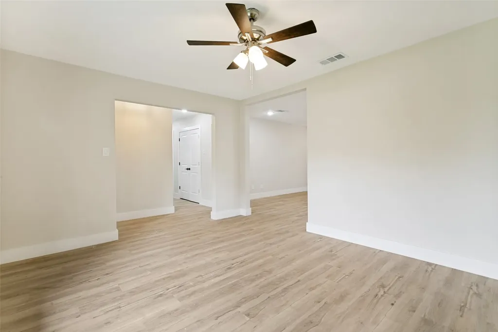 1504 Lexington Place Bedford TX 76022