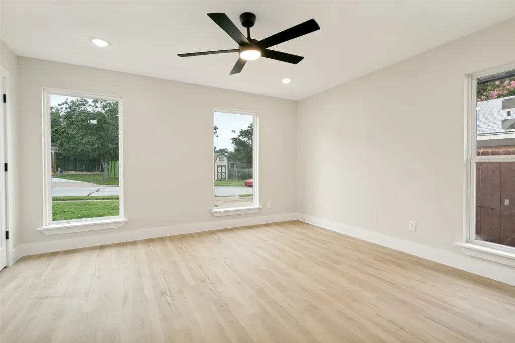 1504 Lexington Place Bedford TX 76022