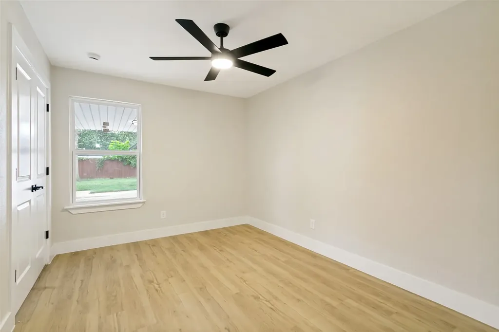 1504 Lexington Place Bedford TX 76022