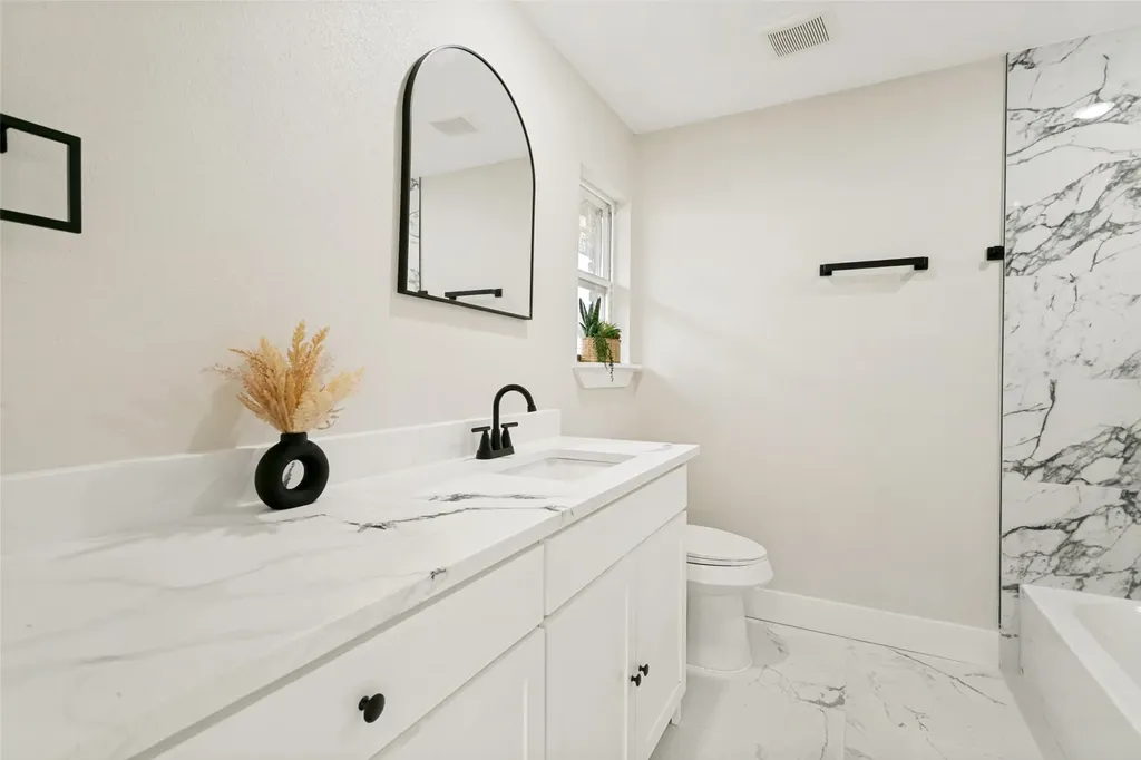 1504 Lexington Place Bedford TX 76022