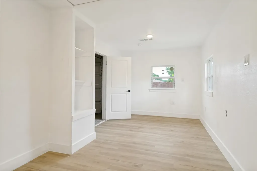 1504 Lexington Place Bedford TX 76022