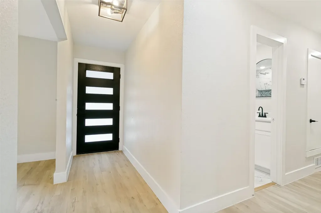 1504 Lexington Place Bedford TX 76022