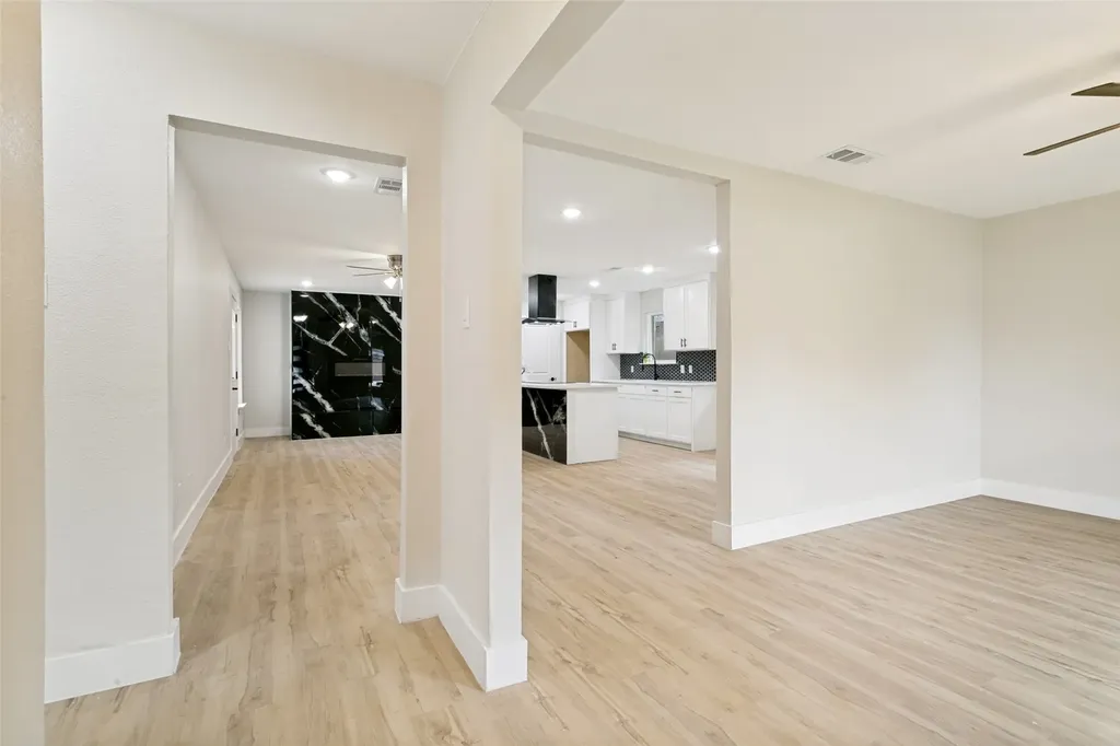 1504 Lexington Place Bedford TX 76022