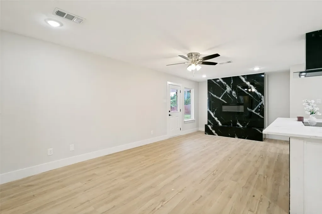 1504 Lexington Place Bedford TX 76022