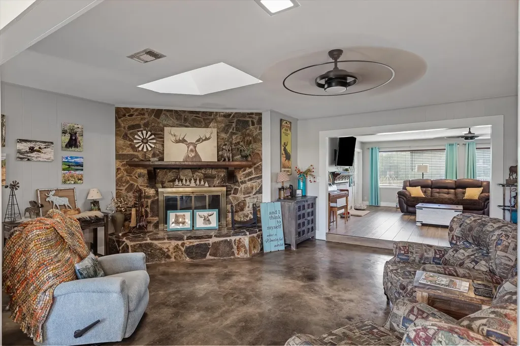362 Vz County Road 3404 Wills Point TX 75169