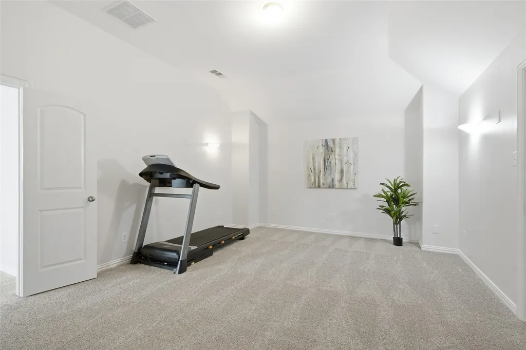 505 Sterling Ridge Lantana TX 76226