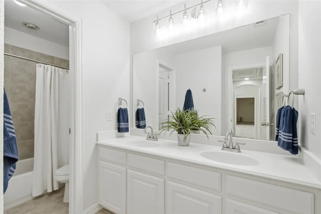 505 Sterling Ridge Lantana TX 76226