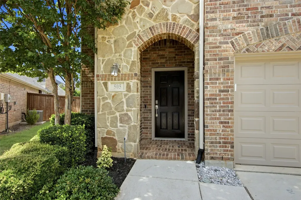 505 Sterling Ridge Lantana TX 76226