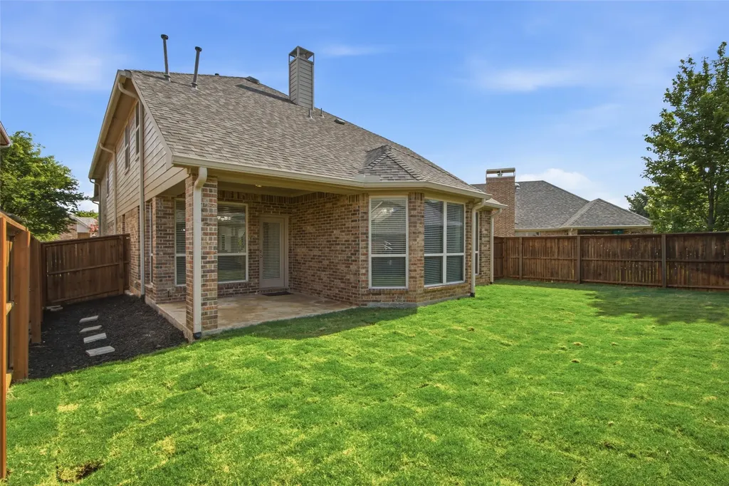 505 Sterling Ridge Lantana TX 76226
