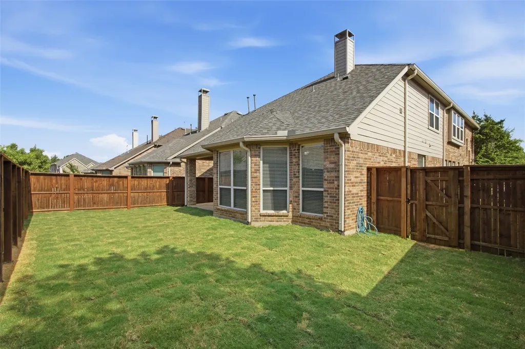 505 Sterling Ridge Lantana TX 76226