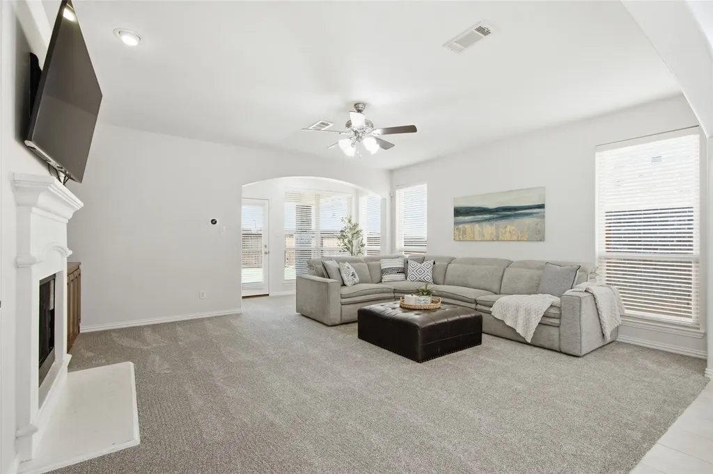 505 Sterling Ridge Lantana TX 76226