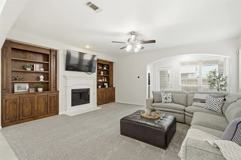 505 Sterling Ridge Lantana TX 76226