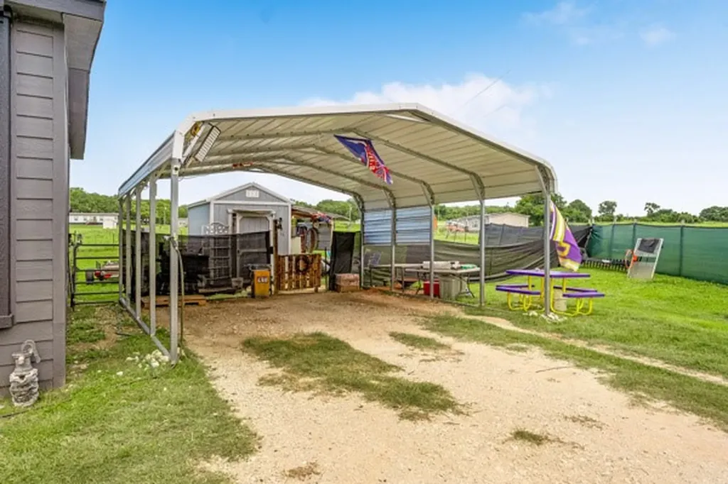 218 Bettinger Way Gholson TX 76705