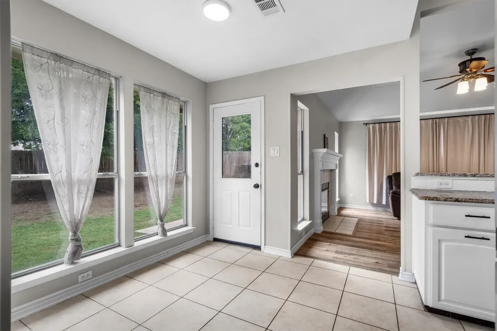 115 S Blue Bonnet Circle Justin TX 76247