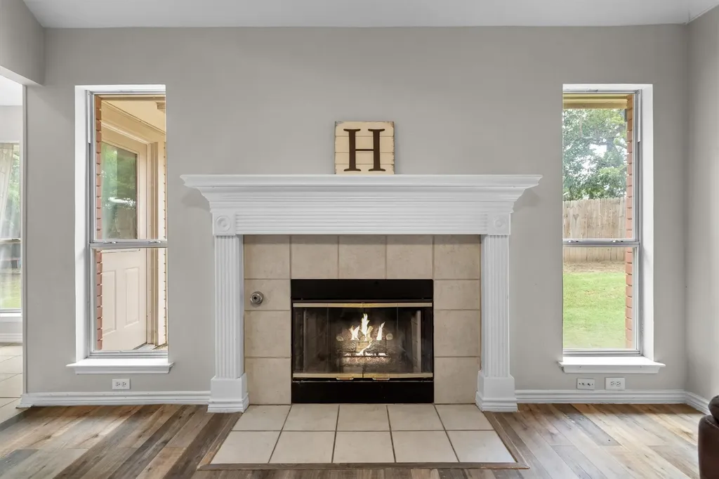 115 S Blue Bonnet Circle Justin TX 76247