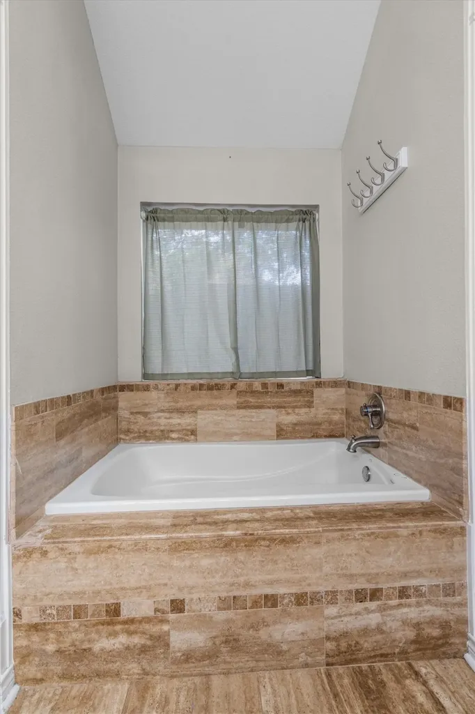 115 S Blue Bonnet Circle Justin TX 76247