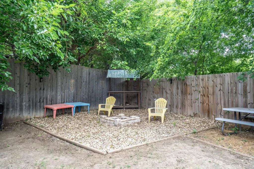 115 S Blue Bonnet Circle Justin TX 76247