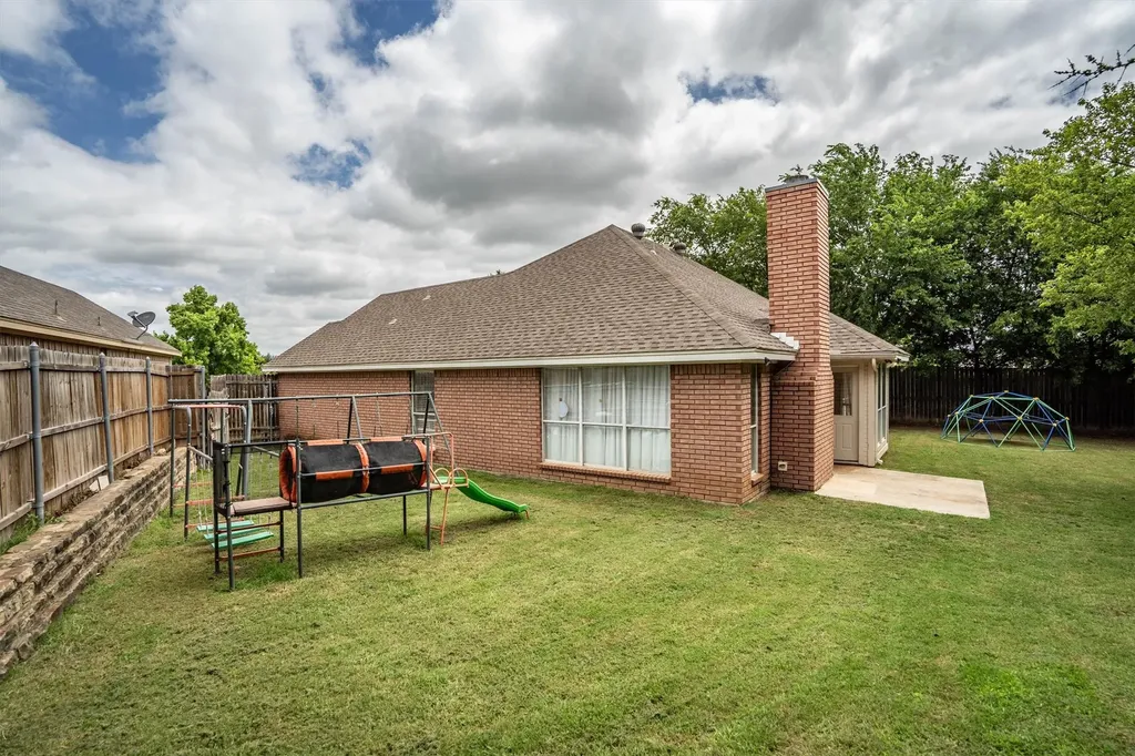115 S Blue Bonnet Circle Justin TX 76247