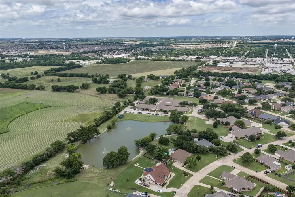 115 S Blue Bonnet Circle Justin TX 76247