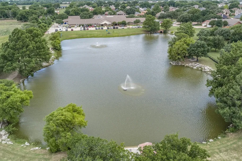 115 S Blue Bonnet Circle Justin TX 76247