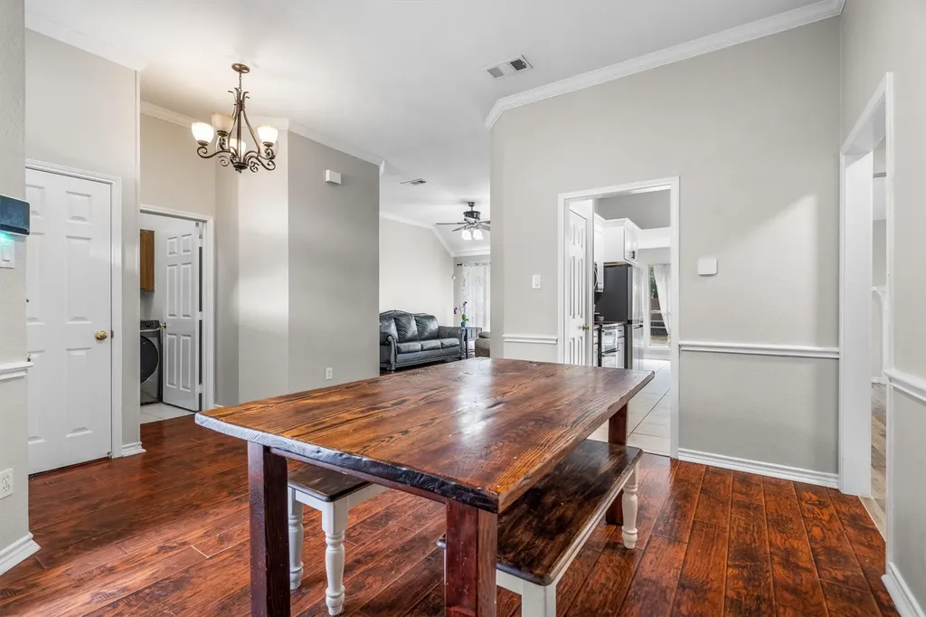 115 S Blue Bonnet Circle Justin TX 76247