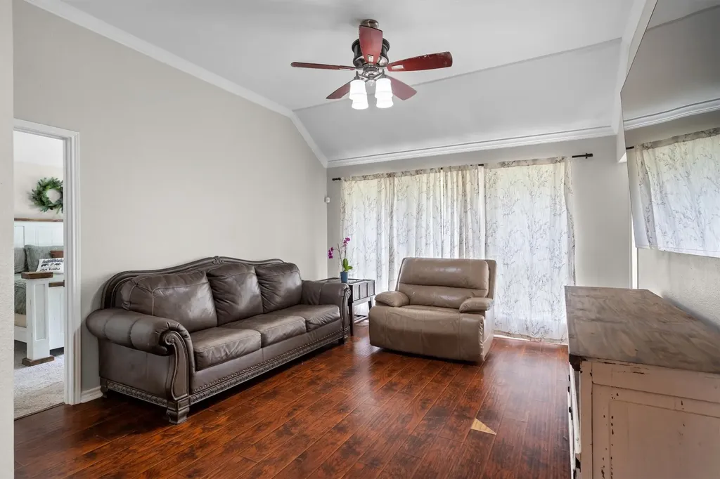 115 S Blue Bonnet Circle Justin TX 76247